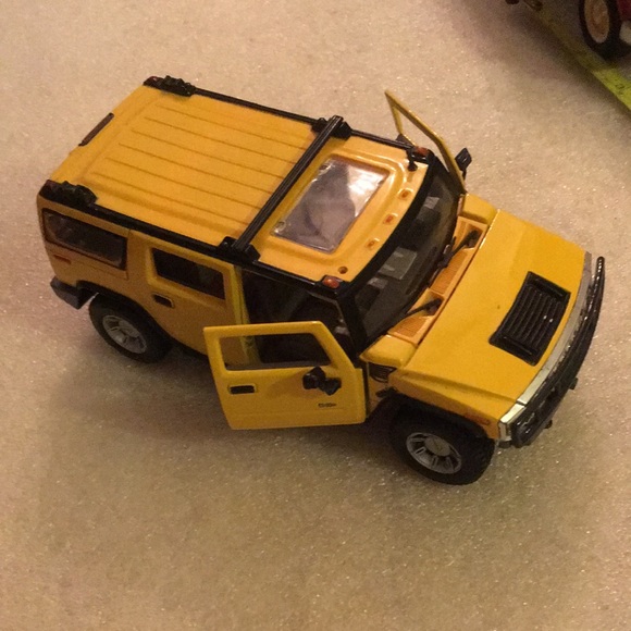 Hummer - Picture 3 of 10